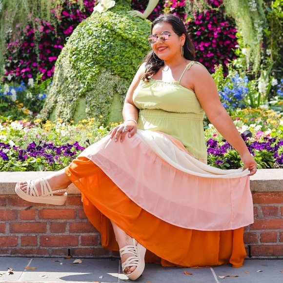 Dresses & Skirts - TIANA'S‎ PLACE MAXI DRESS